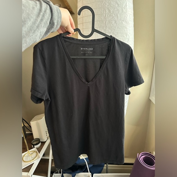 Everlane Tops - Everlane Black V Neck Basic T Shirt